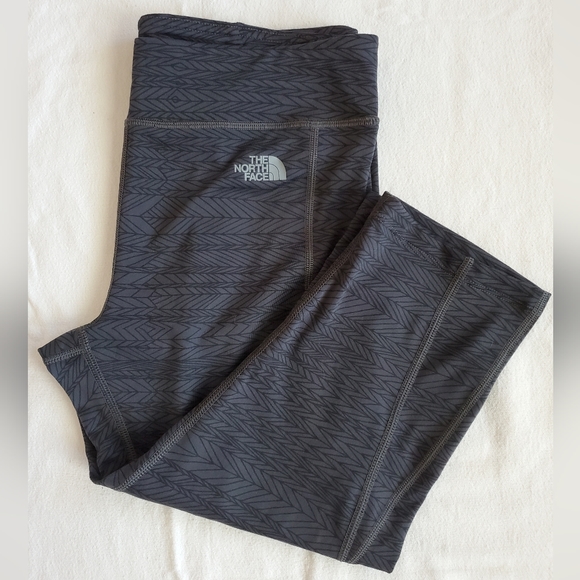 The North Face Gray Flash Dry Athletic Cropped Pants Women's Size Large - Picture 1 of 6